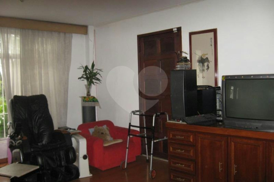 Sobrado à venda com 4 quartos, sendo 1 suíte, em Palmas do Tremembé, São Paulo, SP