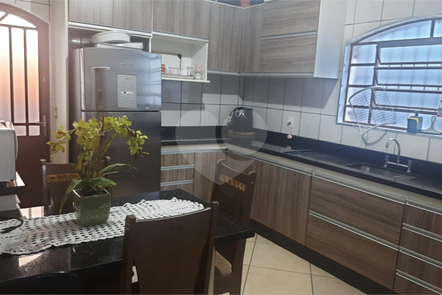 Sobrado à venda com 3 quartos, sendo 1 suíte, em Tremembé, São Paulo, SP