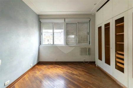 Apartamento à venda com 4 quartos, sendo 1 suíte, em Liberdade, São Paulo, SP