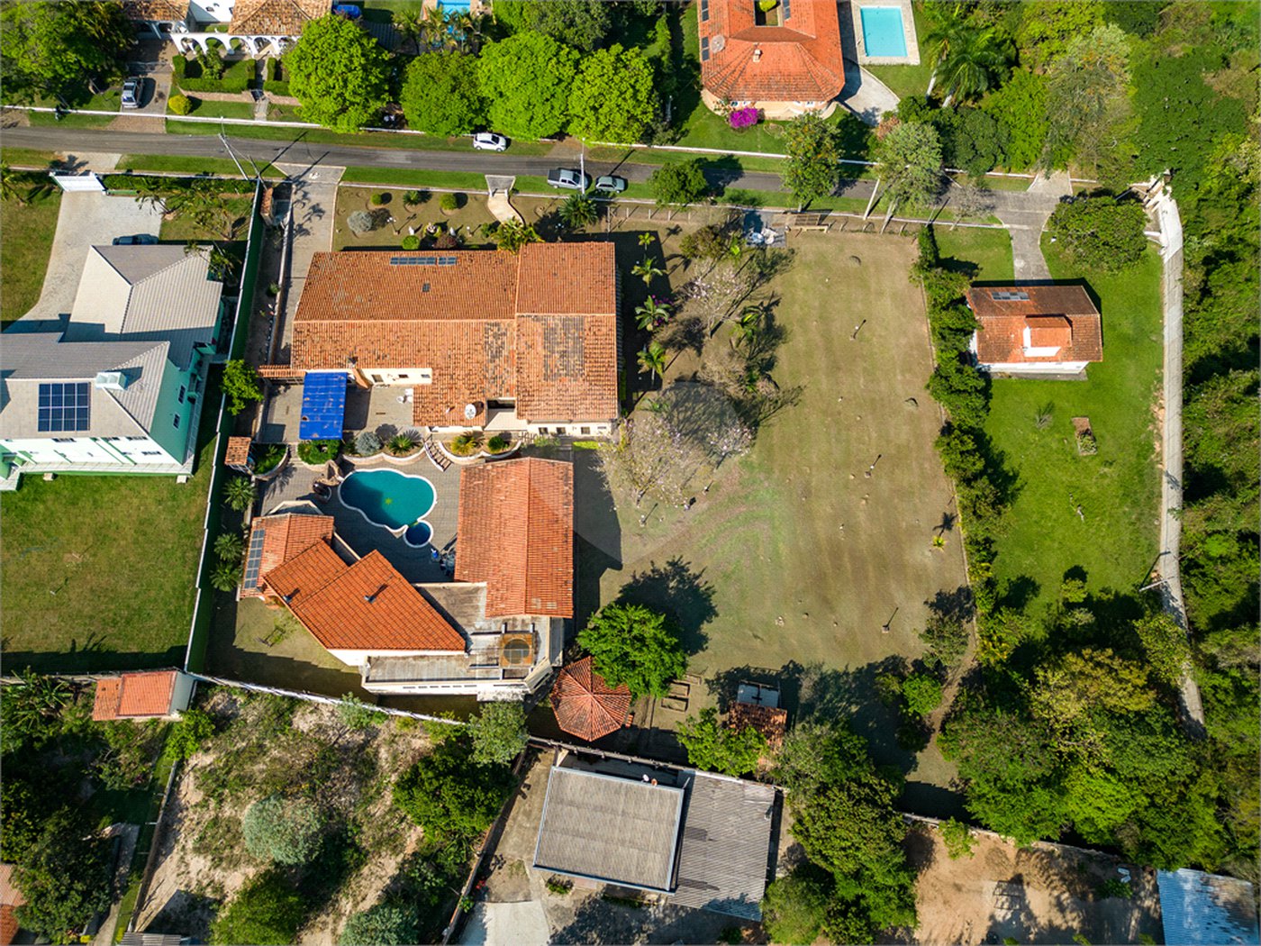 Casa à venda ou para alugar com 8 suítes no condomínio Piccolo Paese, Salto - SP