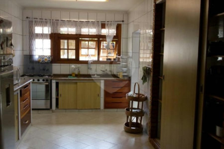 Sobrado à venda com 5 quartos, sendo 1 suíte, em Lapa de Baixo, São Paulo, SP