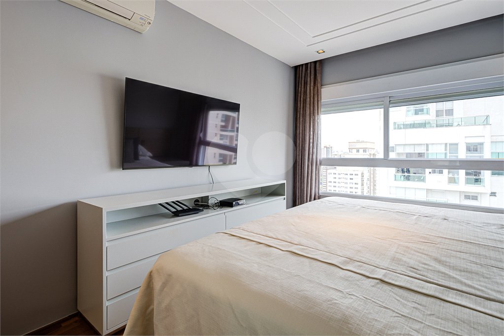 Apartamento à venda com 3 suítes em Campo Belo, São Paulo, SP