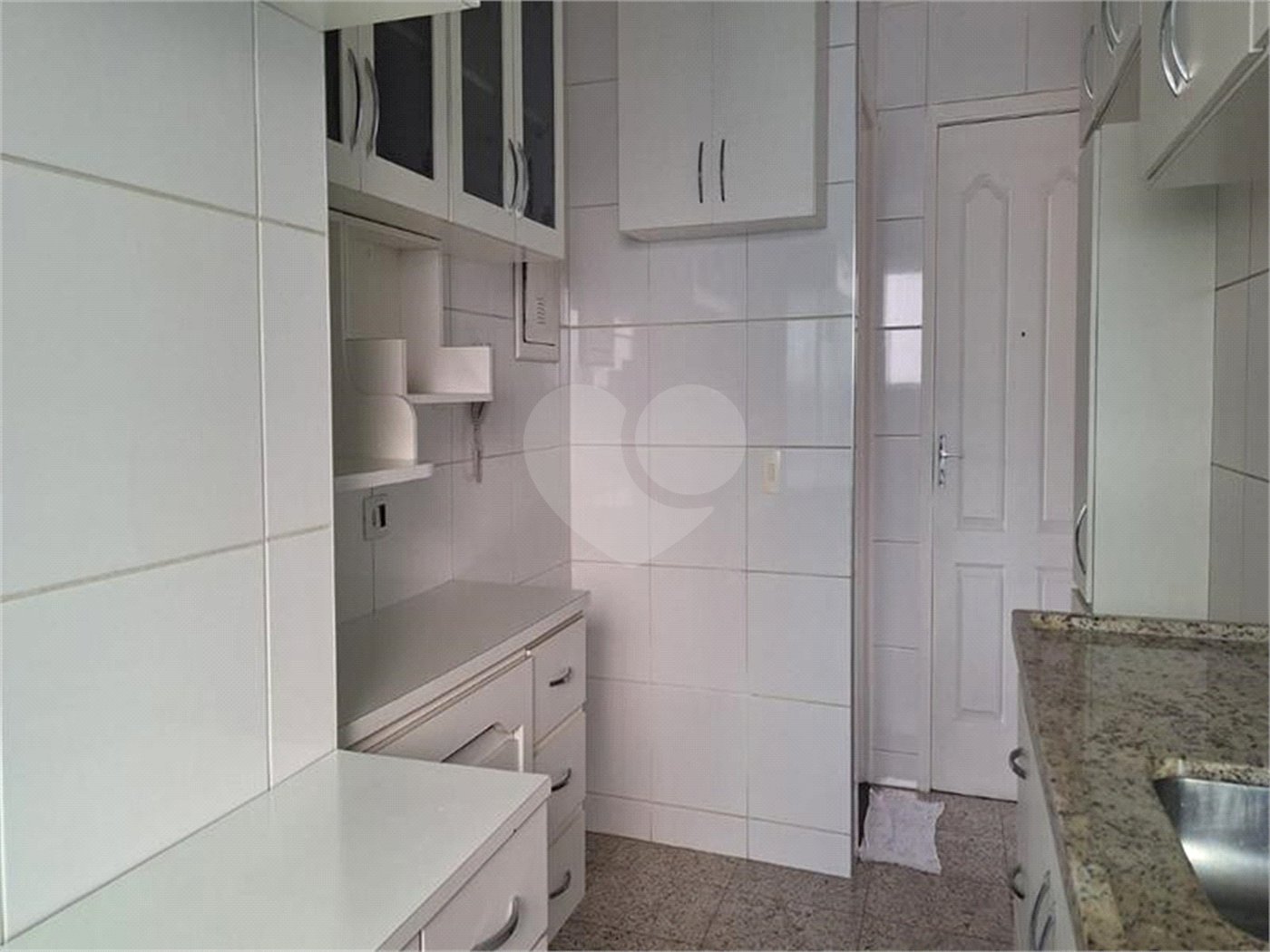Apartamento à venda com 3 quartos, sendo 1 suíte, em Indianópolis, São Paulo, SP