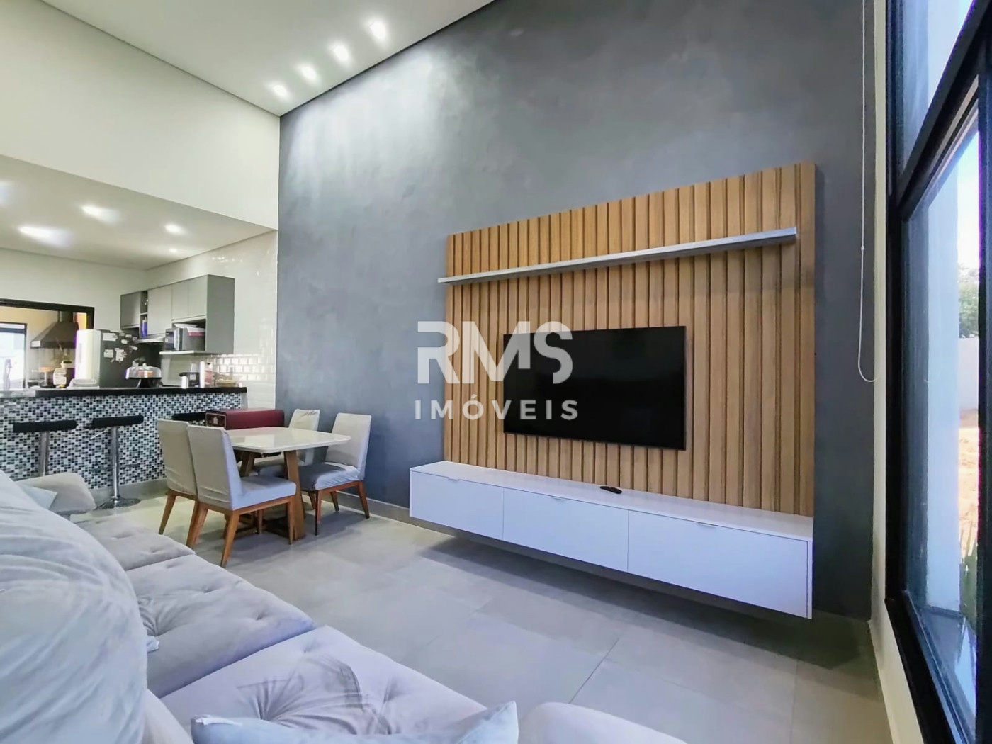 Casa à venda com 3 quartos, sendo 1 suíte, no condomínio Residencial Mont Blanc, Itu - SP