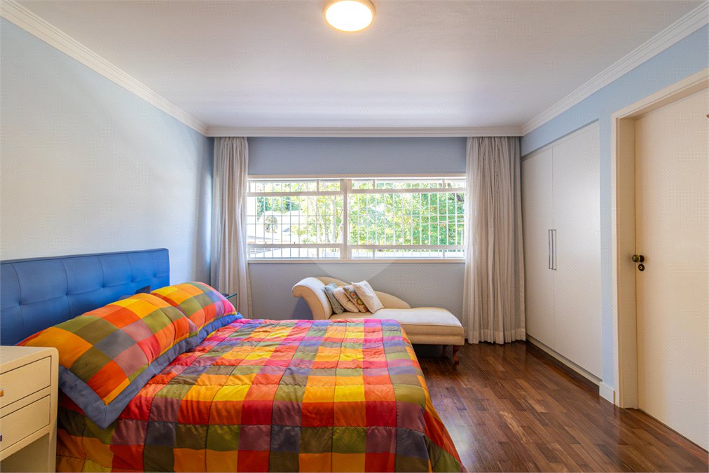 Casa à venda com 3 quartos, sendo 1 suíte, em Alto da Boa Vista, São Paulo, SP