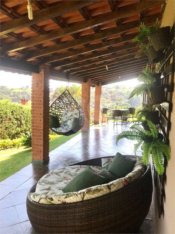 Casa à venda com 3 quartos, sendo 1 suíte,  no condomínio Vista Alegre, Bom Jesus dos Perdões - SP