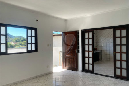 Casa para locaçãono Cabuçu