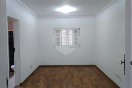 Sobrado à venda com 4 quartos, sendo 3 suítes, em Cidade Mãe do Céu, São Paulo, SP