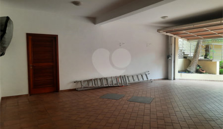 Sobrado à venda com 4 suítes em Tremembé, São Paulo, SP