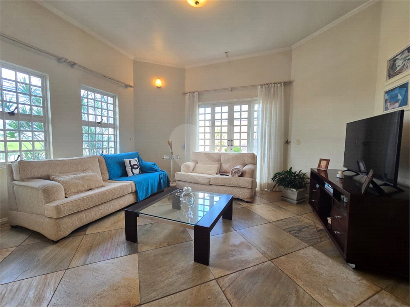 Casa à venda com 4 quartos, sendo 2 suítes,  em Vila Nastri, Itapetininga, SP