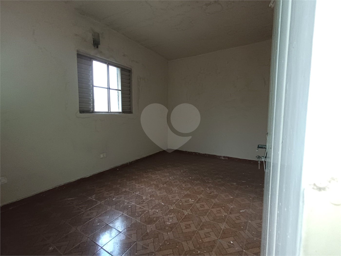 Casa à venda com 4 quartos, sendo 1 suíte, em Vila Leão, Sorocaba, SP