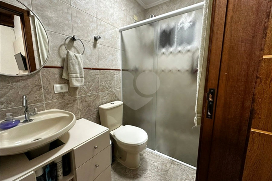 Casa à venda com 3 quartos, sendo 1 suíte, no condomínio Residencial Jardim das Palmas, São Paulo - SP