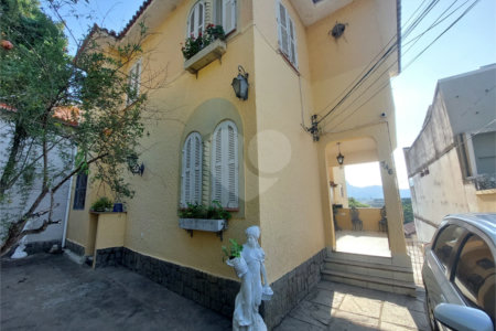 Casa à venda com 5 quartos, sendo 2 suítes, em Tijuca, Rio de Janeiro, RJ