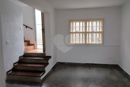 Sobrado à venda com 3 quartos, sendo 1 suíte,  no Centro, Mogi das Cruzes, SP