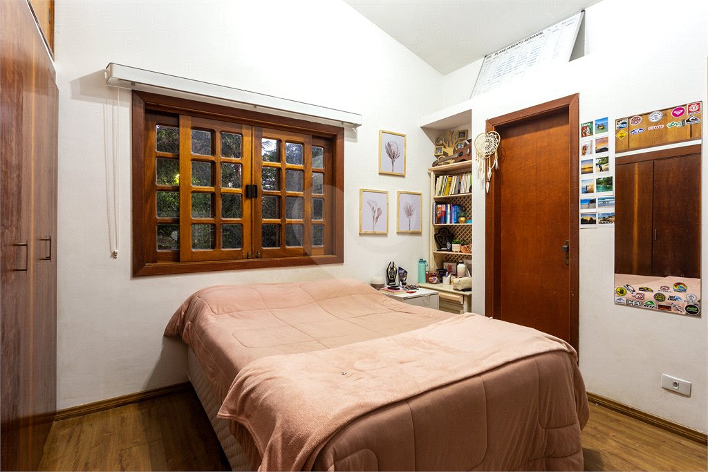 Sobrado à venda com 4 quartos, sendo 3 suítes, em Jardim Prudência, São Paulo, SP