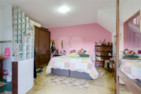 Casa à venda com 5 quartos, sendo 2 suítes, em Alto da Boa Vista, São Paulo, SP