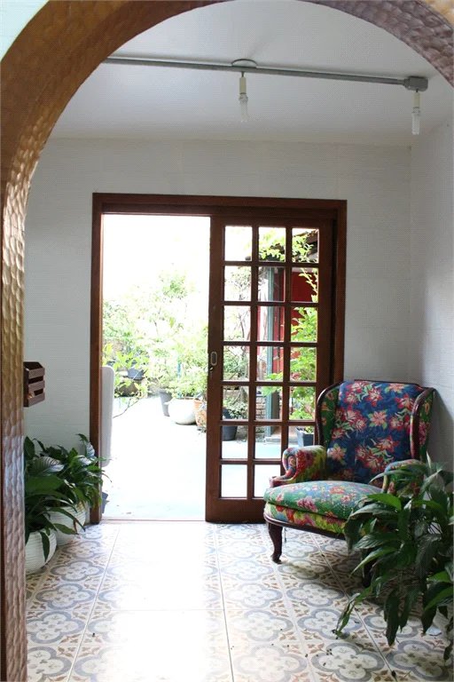 Casa à venda com 4 quartos, sendo 2 suítes,  em Jardim Leonor, São Paulo, SP
