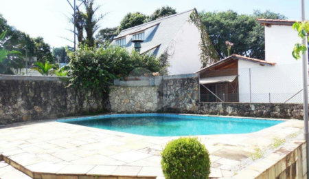 Sobrado à venda ou para alugar com 4 quartos, sendo 1 suíte,  em Alto da Boa Vista, São Paulo, SP