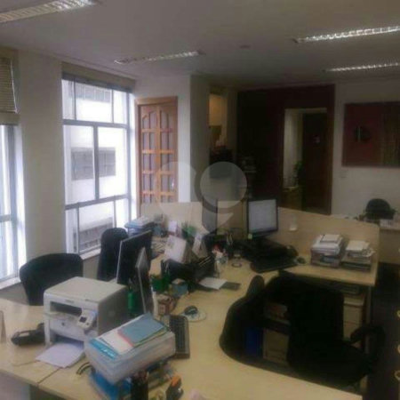 Conjunto comercial, 120 m2, 2 vagas, prédio 24h, vende ou aluga