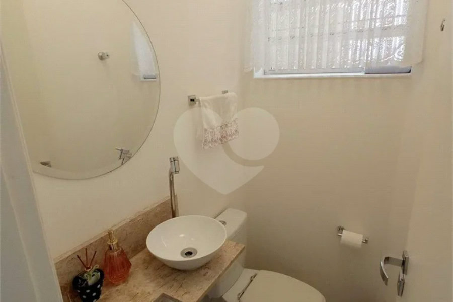 Casa à venda com 3 quartos, sendo 1 suíte,  em Bosque da Saúde, São Paulo, SP