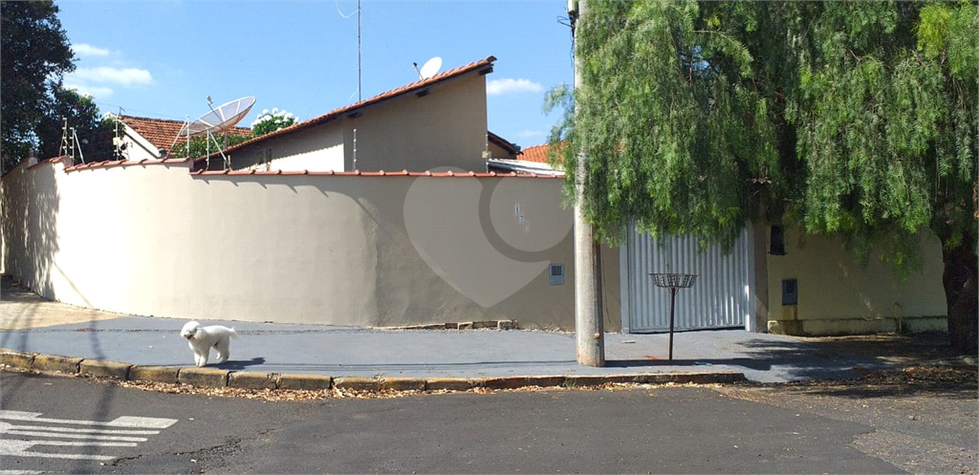Casa térrea para venda, na cidade de Araraquara/SP.