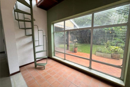 Casa à venda com 3 quartos, sendo 1 suíte,  no condomínio Residencial Recanto dos Paturis, Vinhedo - SP