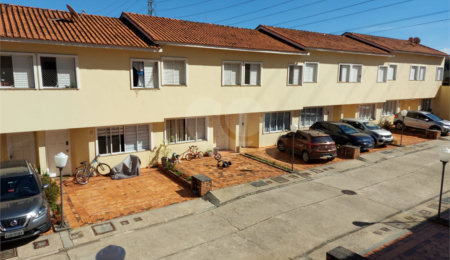 Casa à venda com 3 quartos, sendo 1 suíte,  no condomínio Vila das Macieiras, São Paulo - SP