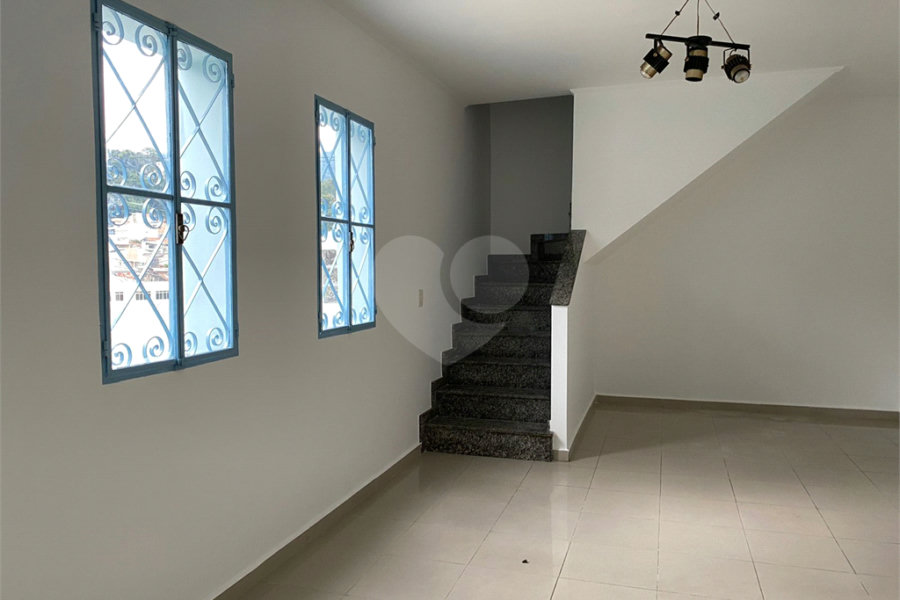Sobrado à venda com 2 quartos em Tremembé, São Paulo, SP