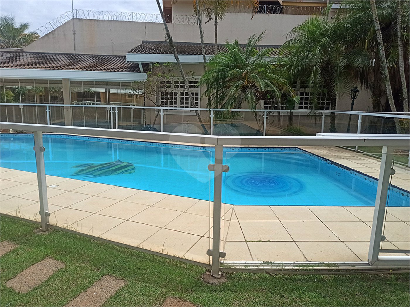 Casa à venda ou para alugar com 6 quartos, sendo 4 suítes, em Jardim Itaperi, Atibaia, SP