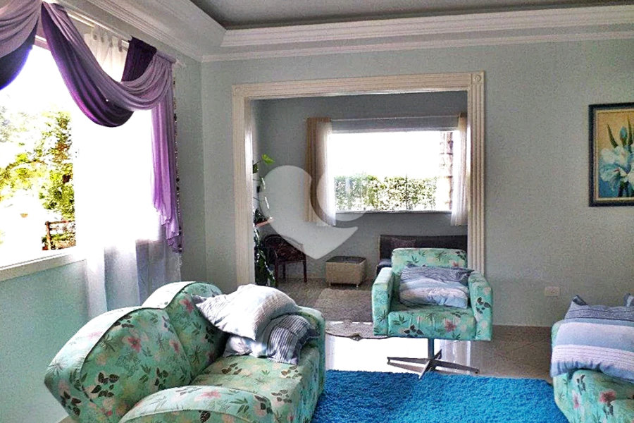 Casa à venda com 6 quartos, sendo 5 suítes,  no condomínio Conjunto Residencial Itaguaçu, São Paulo - SP