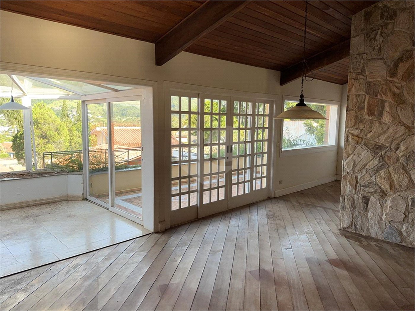 Casa à venda com 4 suítes em Vila Petrópolis, Atibaia, SP