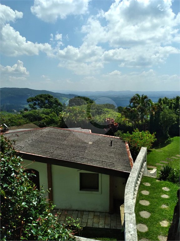Casa à venda com 5 quartos, sendo 3 suítes, em Serra da Cantareira, Mairiporã, SP