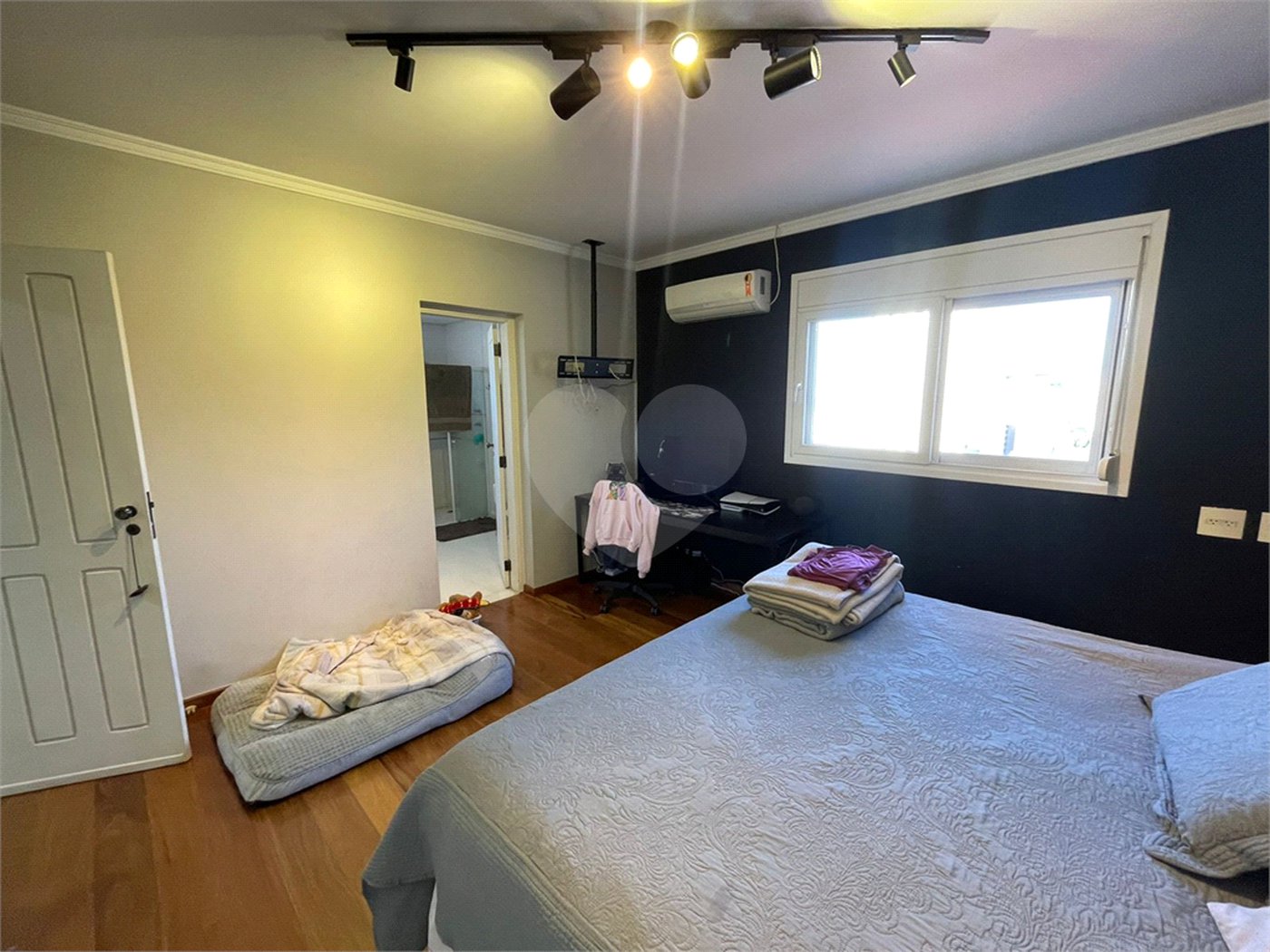Casa à venda com 4 suítes no condomínio Fechado, São Paulo - SP