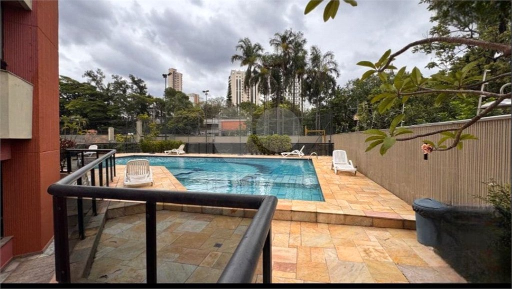Apartamento à venda ou para alugar com 3 quartos, sendo 1 suíte, em Vila Andrade, São Paulo, SP