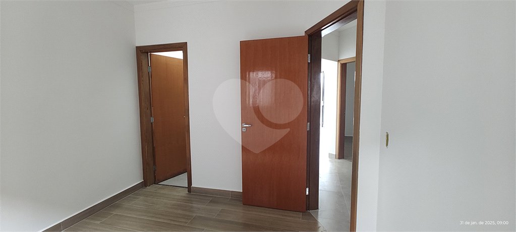 Casa Térrea à venda com 3 quartos, sendo 1 suíte,  em Nova Cerejeira, Atibaia, SP