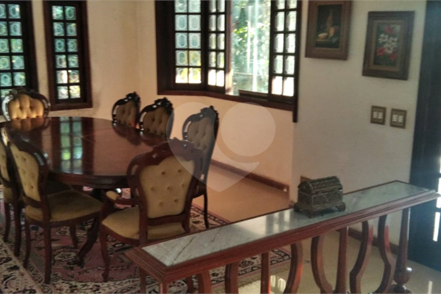 Casa à venda com 6 quartos, sendo 1 suíte, no condomínio Associação Reserva das Hortênsias, Mairiporã - SP