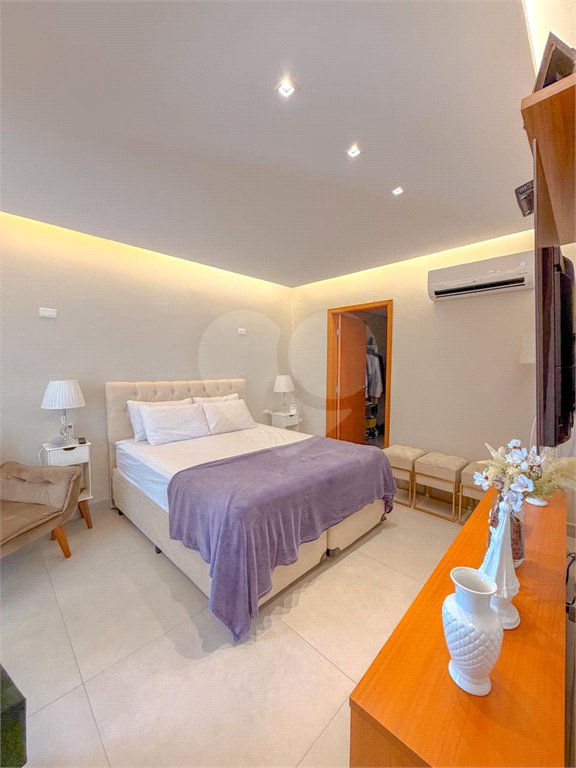 Casa à venda com 3 suítes no condomínio Figueira Garden, Atibaia - SP