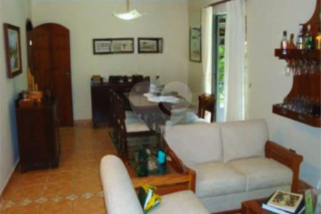 Casa à venda com 3 quartos, sendo 1 suíte, em Roseira, Mairiporã, SP
