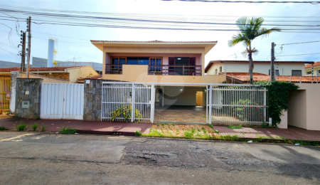 Sobrado à venda com 4 quartos, sendo 2 suítes,  em Jardim Primavera, Araraquara, SP