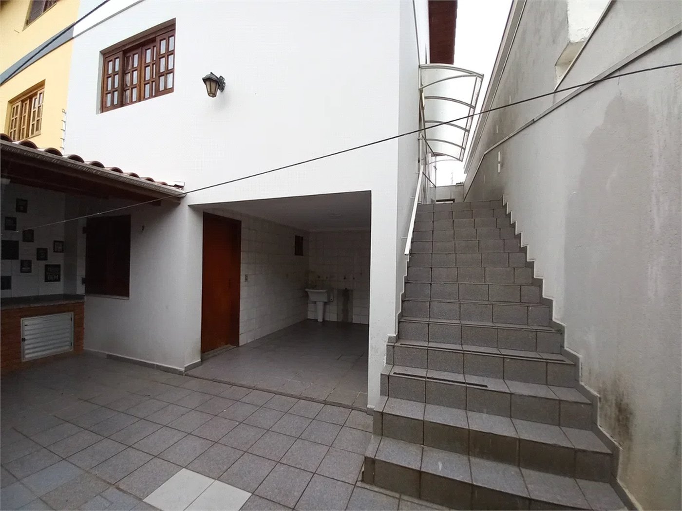 Sobrado à venda com 4 quartos, sendo 3 suítes,  em Cidade São Francisco, São Paulo, SP