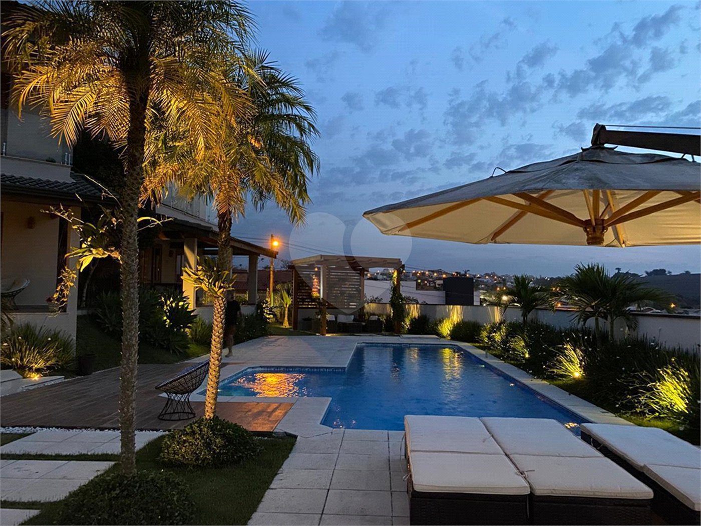 Casa à venda com 5 suítes no condomínio Village Ipanema 1, Araçoiaba da Serra - SP