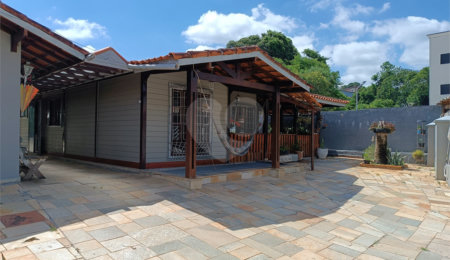 Casa à venda com 5 quartos, sendo 3 suítes,  em Jardim Villaça, São Roque, SP