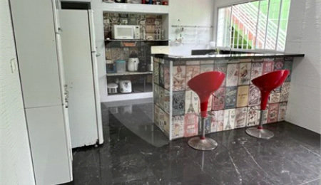 Sobrado à venda com 4 quartos, sendo 1 suíte,  em Tremembé, São Paulo, SP
