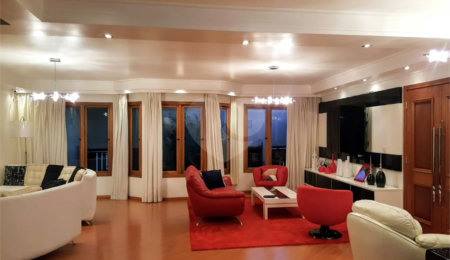 Sobrado à venda com 4 quartos, sendo 2 suítes,  em Parque Colonial, São Paulo, SP