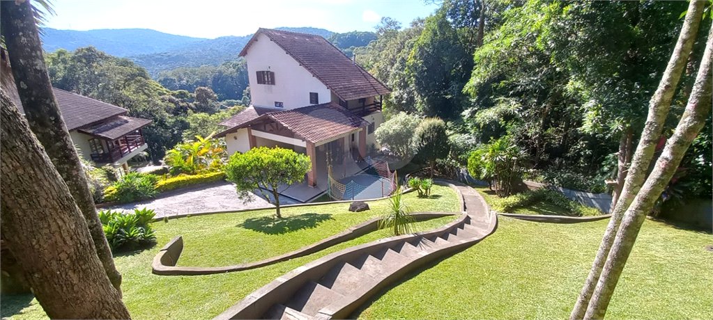 Casa à venda com 4 suítes no condomínio Alpes da Cantareira, Mairiporã - SP