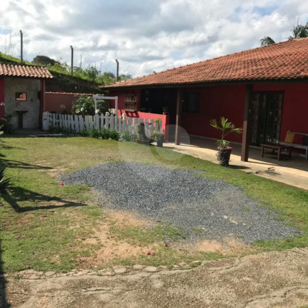 Chácara à venda com 4 quartos, sendo 3 suítes, em Monterrey, Louveira, SP