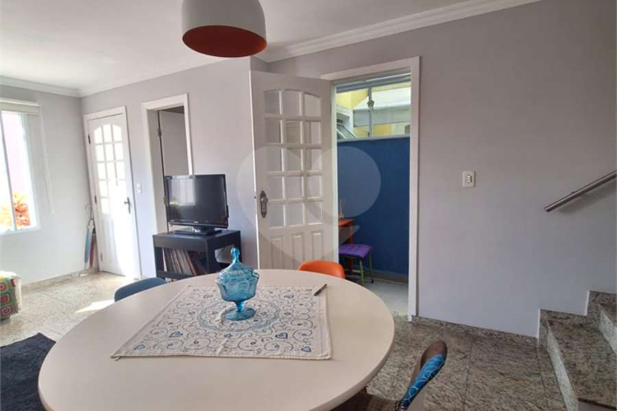 Casa à venda com 3 quartos, sendo 1 suíte, no condomínio Smallville, São Paulo - SP