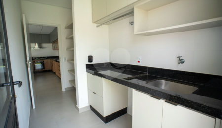 Casa à venda com 3 suítes em Vila Santista, Atibaia, SP