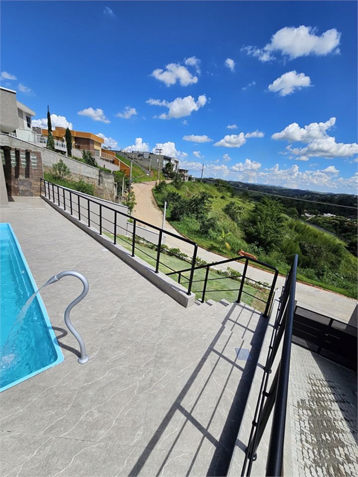 Casa com 3 dormitórios à venda, 265 m² por R$ 1.100.000,00 - Centro - Igaratá/SP