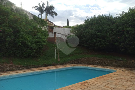 Casa Térrea à venda com 4 quartos, sendo 2 suítes,  em Jardim Paulista, Atibaia, SP